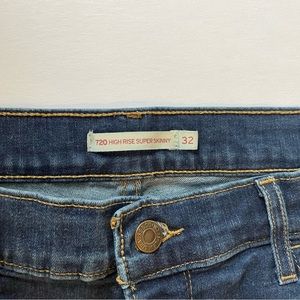 Levi 720, high wise.